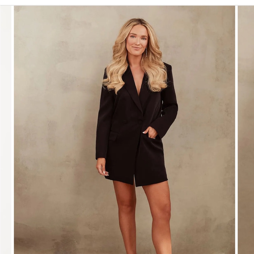 NWT VICI x Emily Travis  Maddie Pocketed Blazer Dress